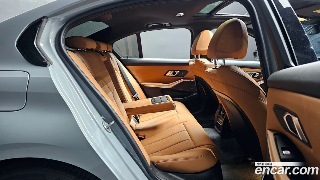 BMW 3-Series 320i M Sport, 2024