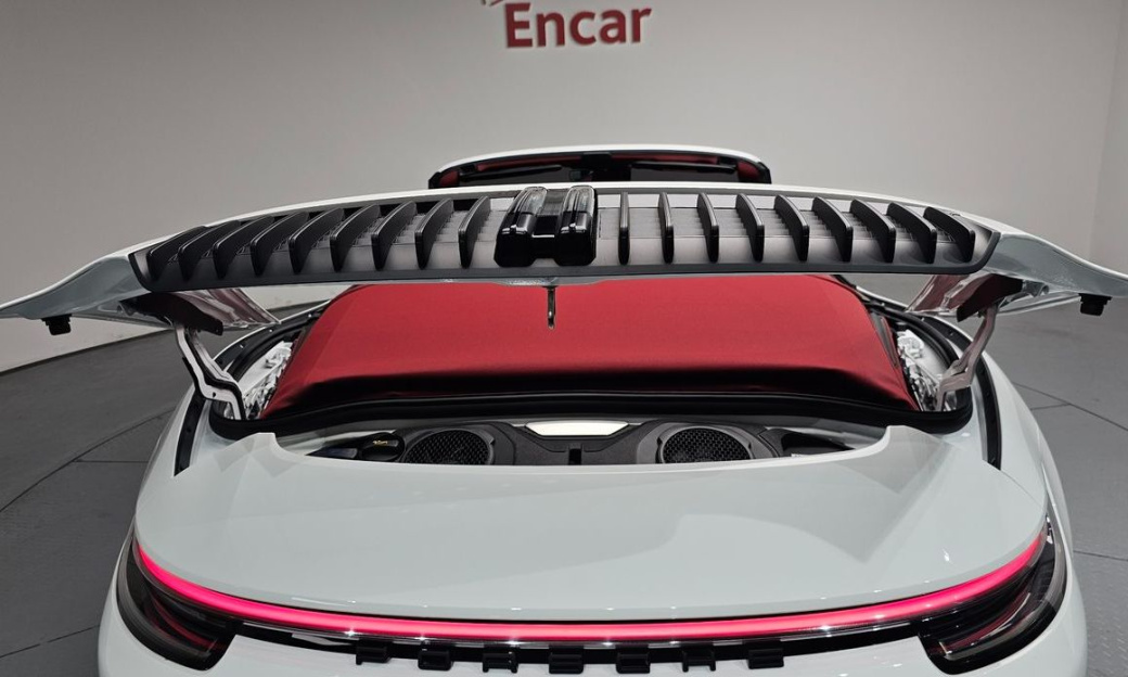 Porsche 911 Carrera 4 GTS Cabriolet, 2024