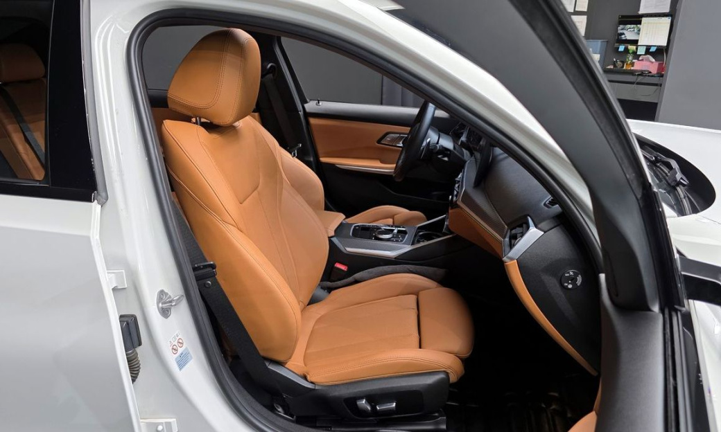 BMW 3-Series 320i M Sport, 2023