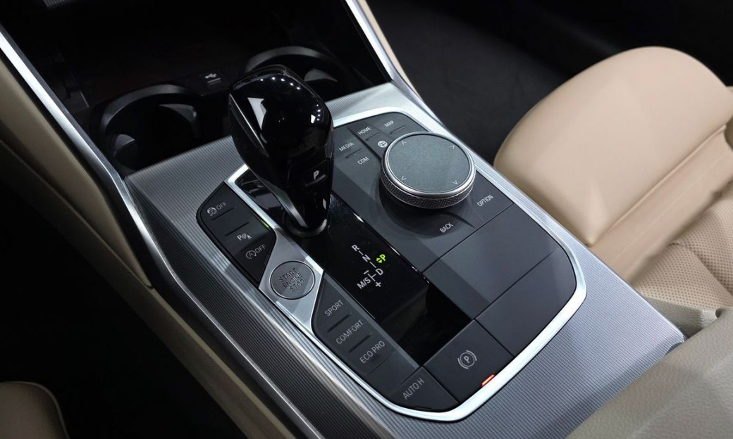 BMW 3-Series 320d M Sport, 2022
