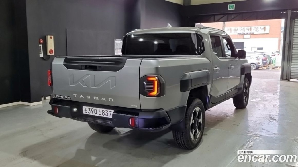 Kia Tasman 2.5T Gasoline 4WD, 2026