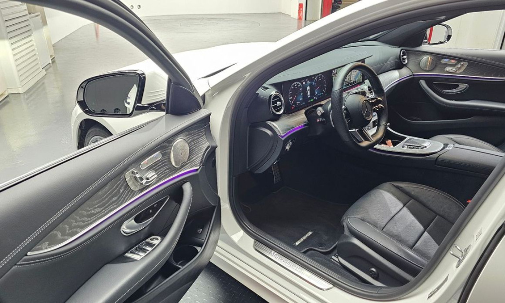 Mercedes-Benz E-Class E350 4MATIC AMG Line, 2022