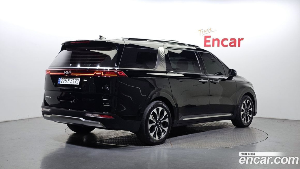 Kia Carnival 7-Seater Signature, 2023