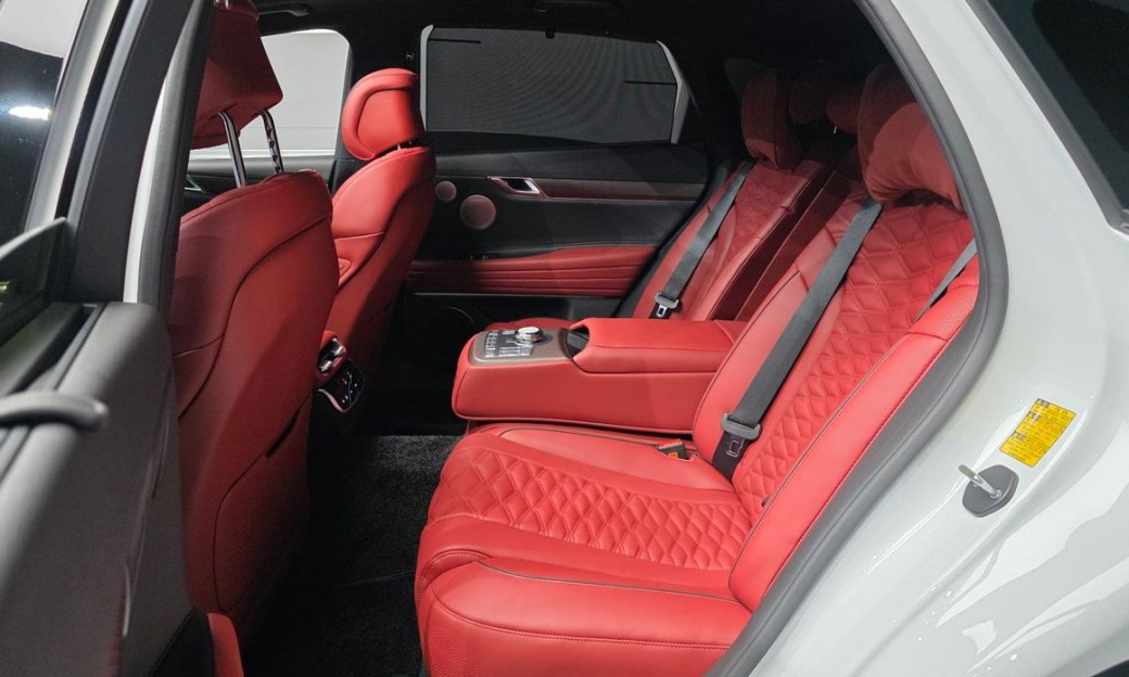 Genesis G80 Gasoline 2.5 Turbo AWD, 2025