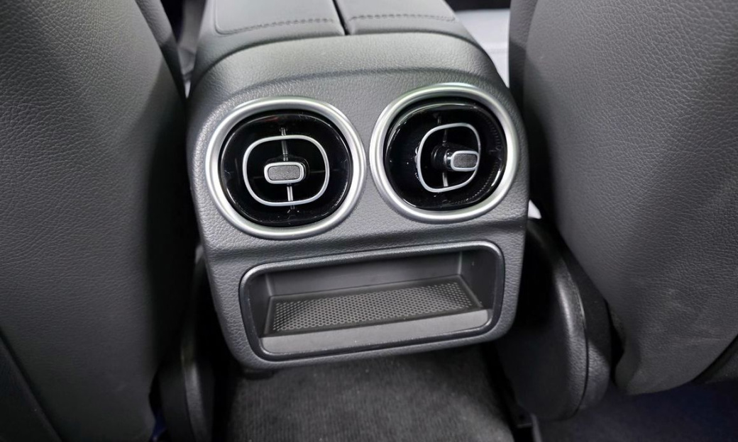 Mercedes-Benz C-Class C200 Avantgarde, 2025