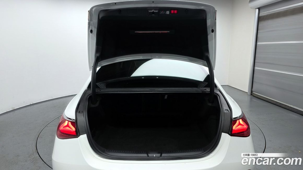 Mercedes-Benz E-Class E200 Avantgarde, 2025