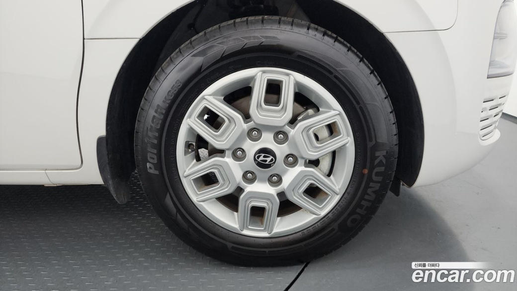 Hyundai Staria Cargo 5-Seater, 2025