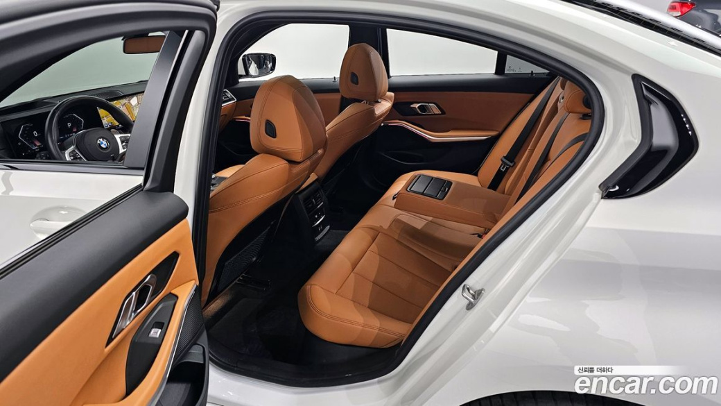 BMW 3-Series 320i M Sport, 2023