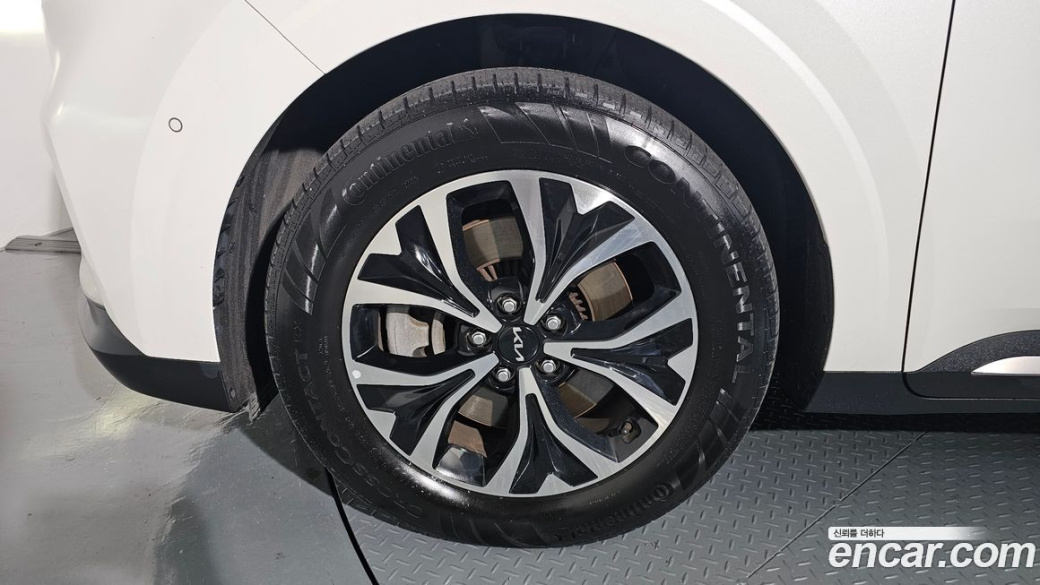 Kia Carnival 9-Seater Signature, 2023