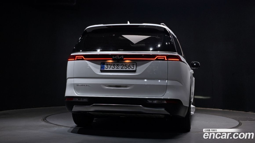 Kia Carnival 9-Seater Signature, 2022