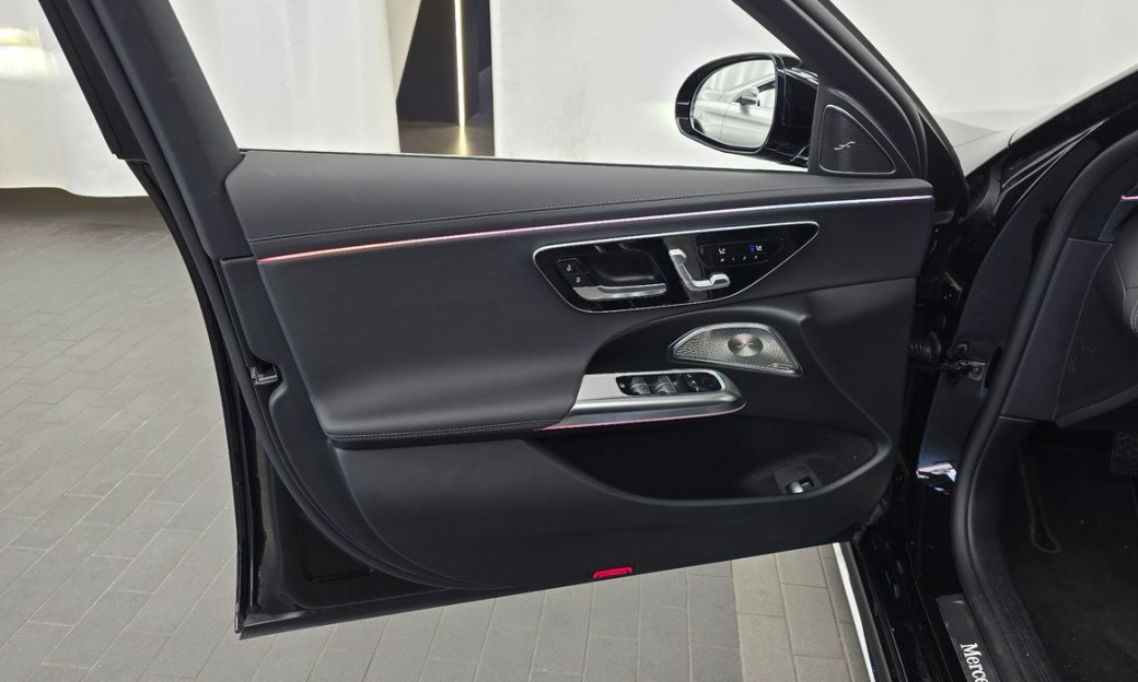 Mercedes-Benz E-Class E300 4MATIC Exclusive, 2024