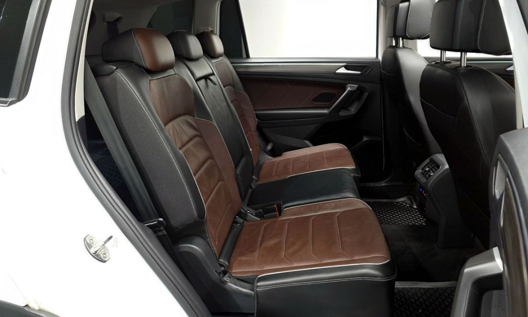 Volkswagen Tiguan 2.0 TSI Prestige, 2024