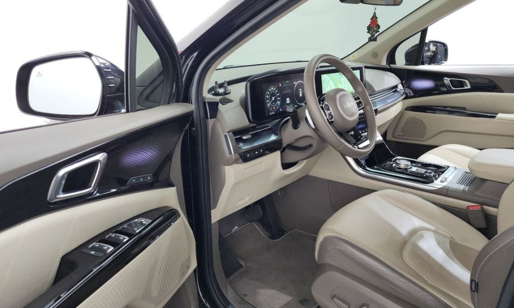 Kia Carnival 7-Seater Hi-Limousine, 2023