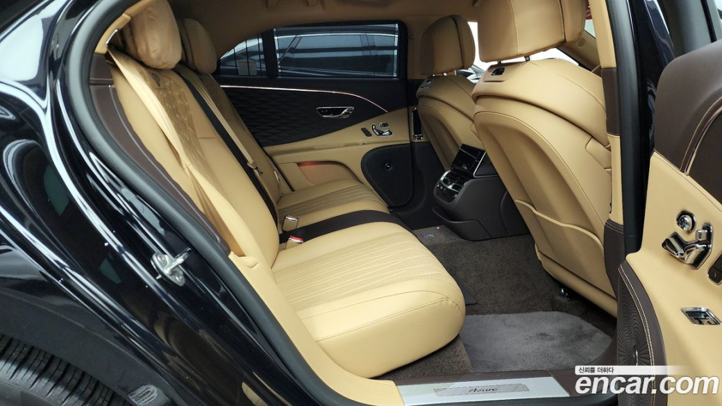 Bentley Flying Spur 4.0 Azure, 2023