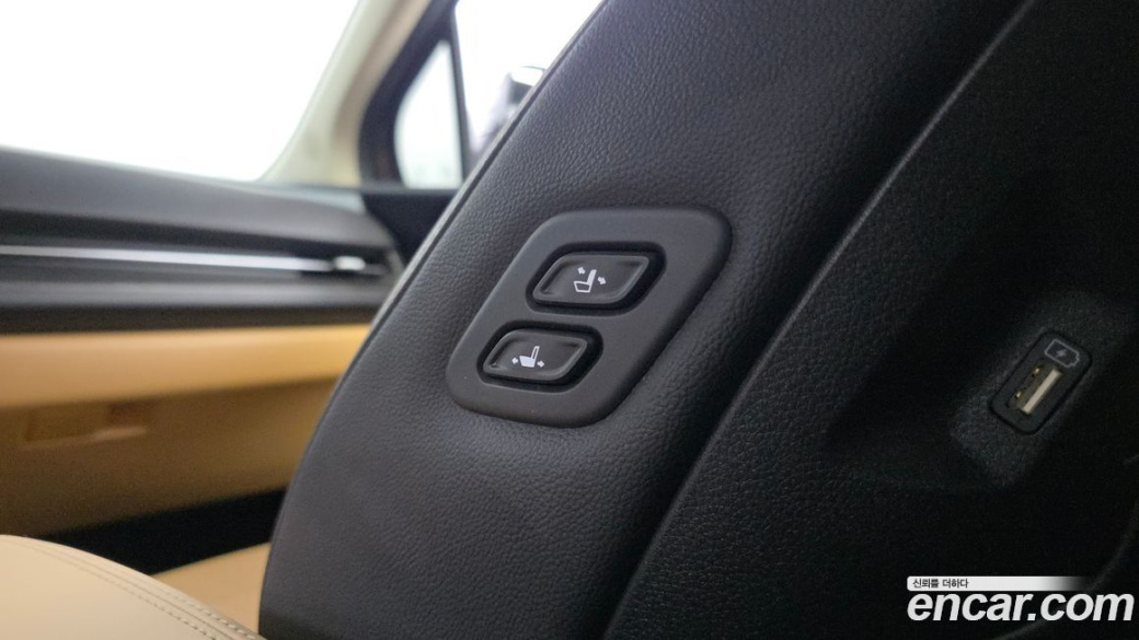 Kia Carnival 11-Seater Signature, 2023