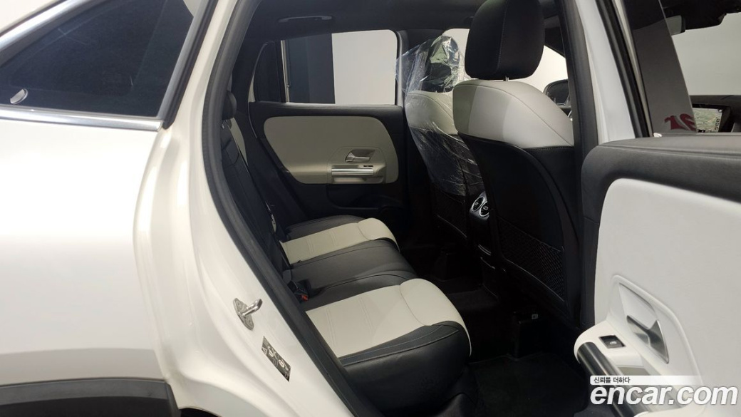 Mercedes-Benz GLA-Class GLA250 4MATIC, 2023