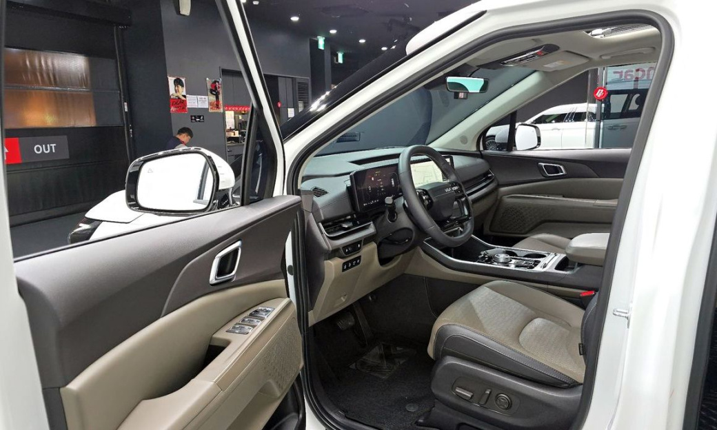 Kia Carnival 7-Seater Noblesse, 2025