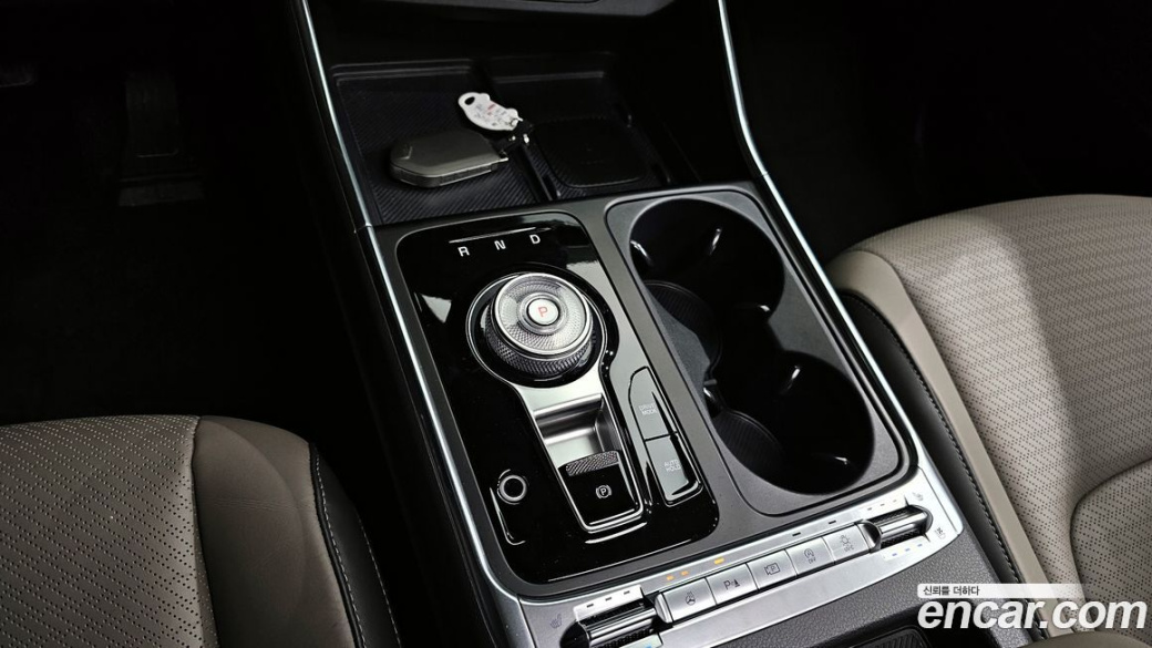 Kia Carnival 7-Seater Signature, 2024