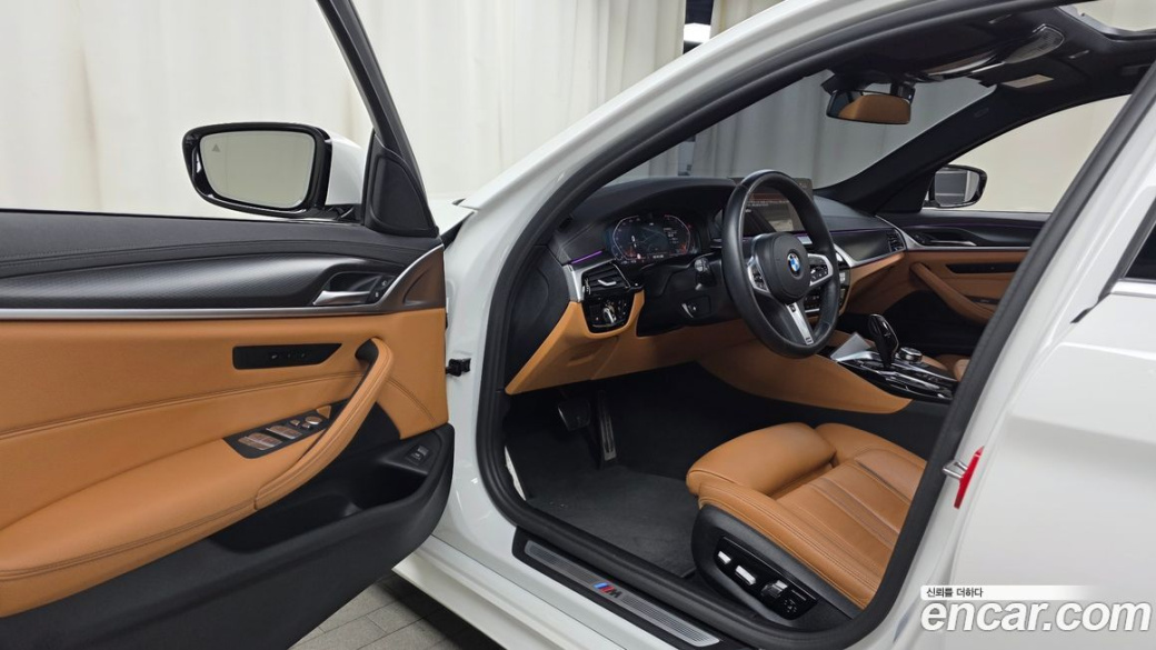 BMW 5-Series 520i M Sport, 2022