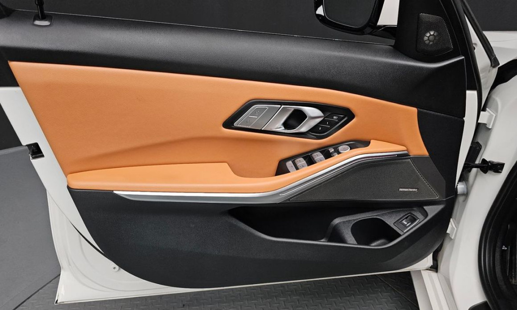 BMW 3-Series 320i M Sport, 2024