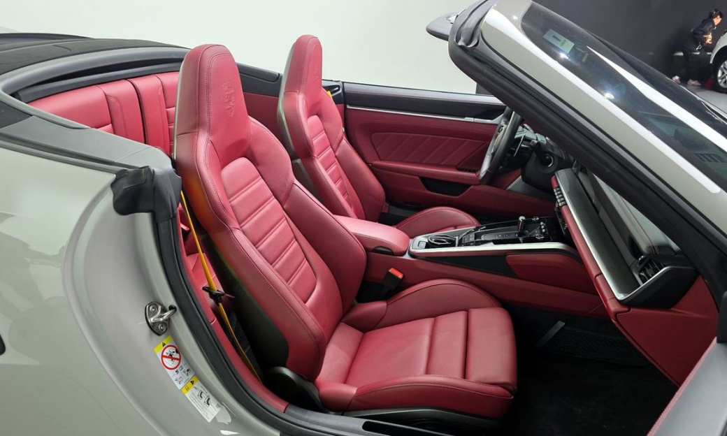 Porsche 911 Turbo S Cabriolet, 2024
