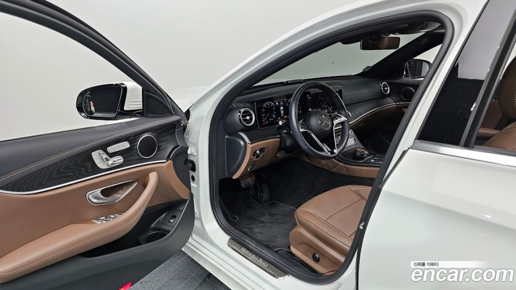Mercedes-Benz E-Class E250 AMG Line, 2023