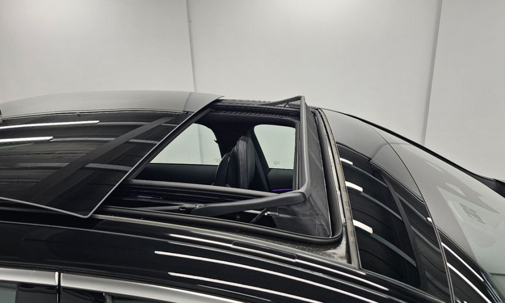 Mercedes-Benz E-Class E300 4MATIC Exclusive, 2025