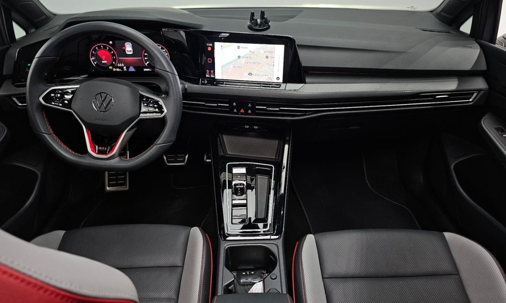 Volkswagen Golf 2.0 GTI, 2024