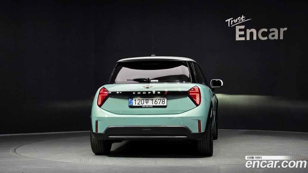 Mini Cooper Favoured, 2025