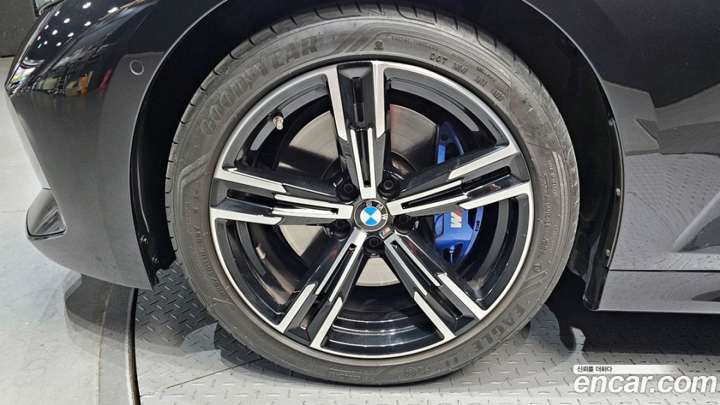 BMW 3-Series 320i M Sport, 2023