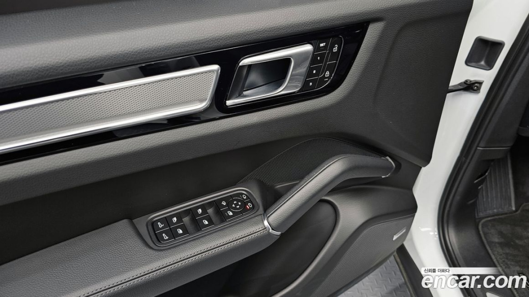 Porsche Cayenne 3.0 PLATINUM EDITION, 2023