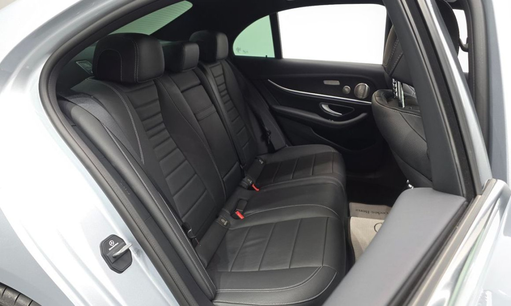 Mercedes-Benz E-Class E220d 4MATIC AMG Line, 2022