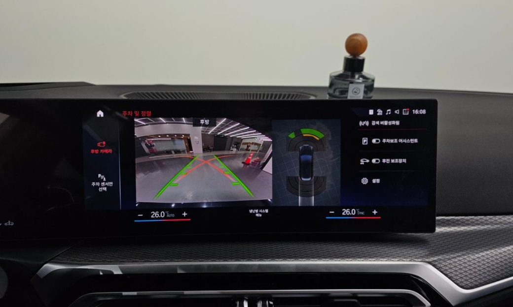 BMW 3-Series 320i Touring M Sports, 2024