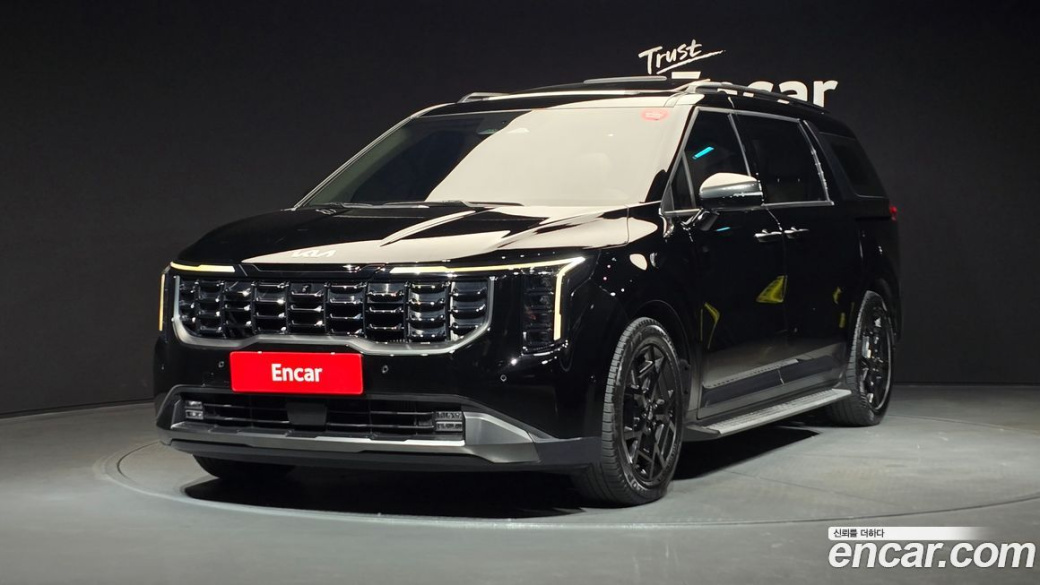 Kia Carnival 9-Seater Gravity, 2024