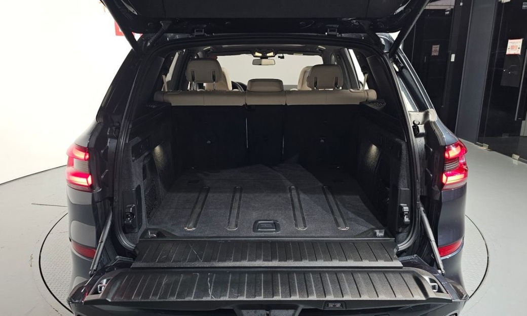 BMW X5 M50i, 2022