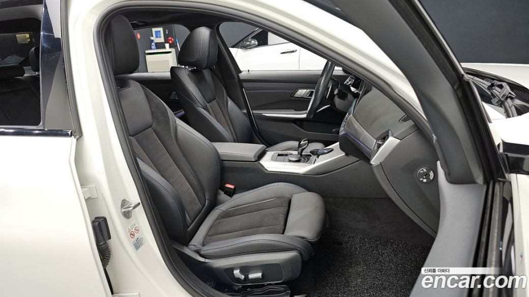 BMW 3-Series 320i M Sport, 2022