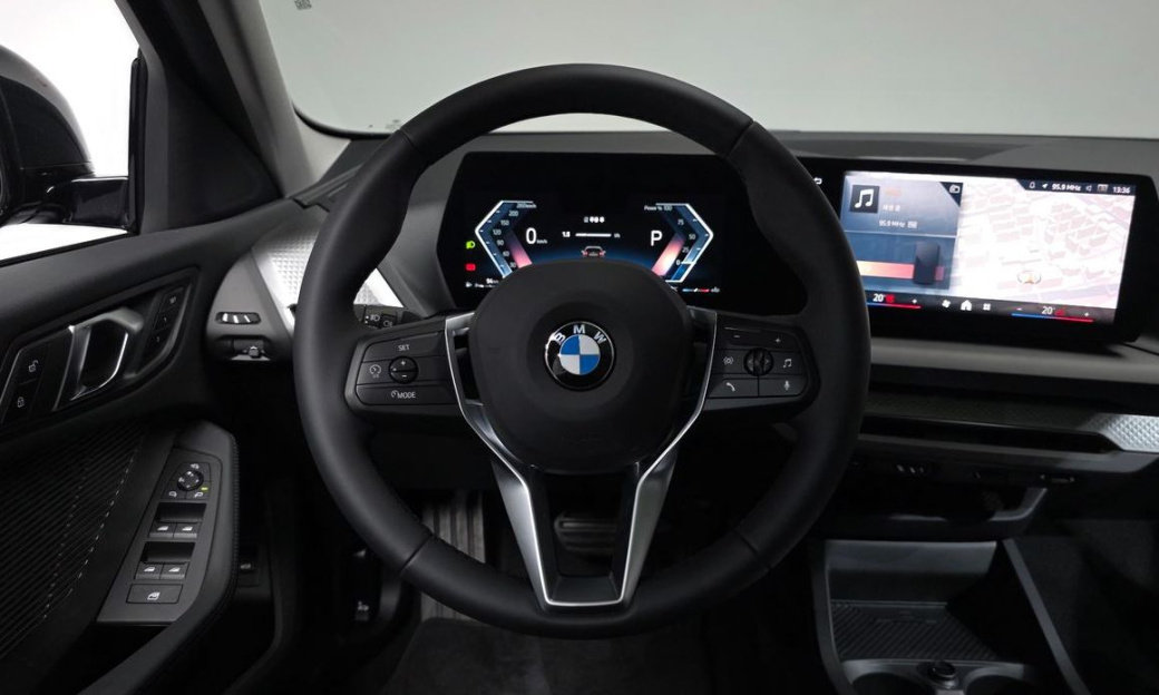 BMW 1-Series 120, 2025