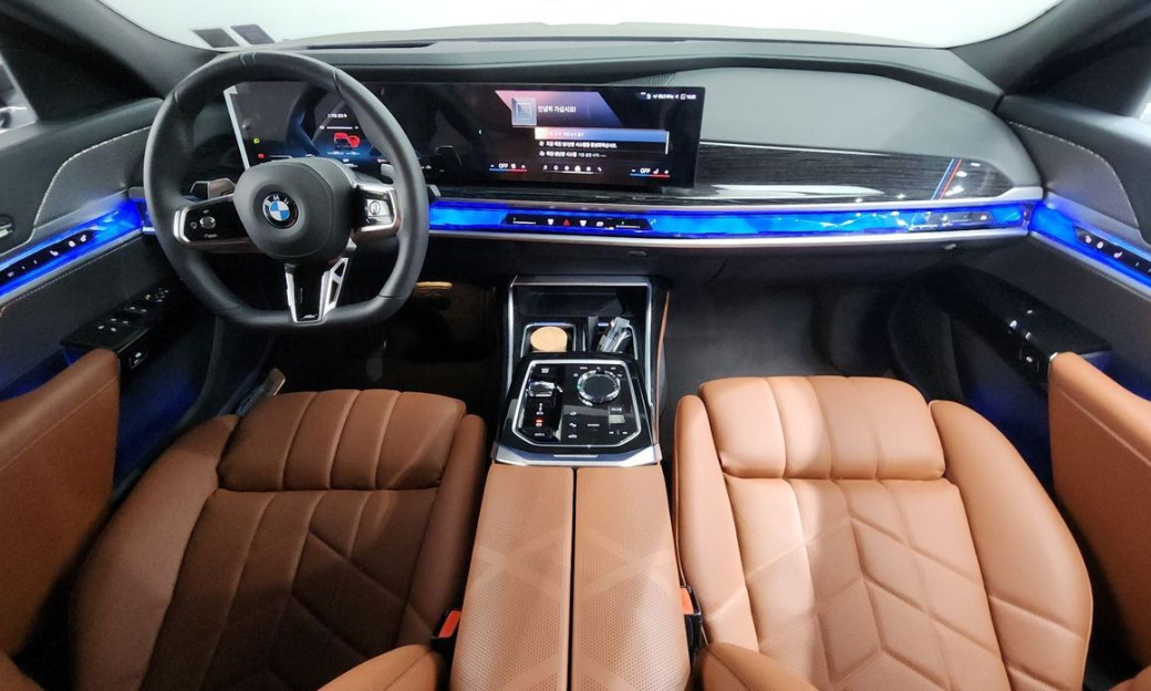 BMW 7-Series 740i xDrive M Sport, 2025