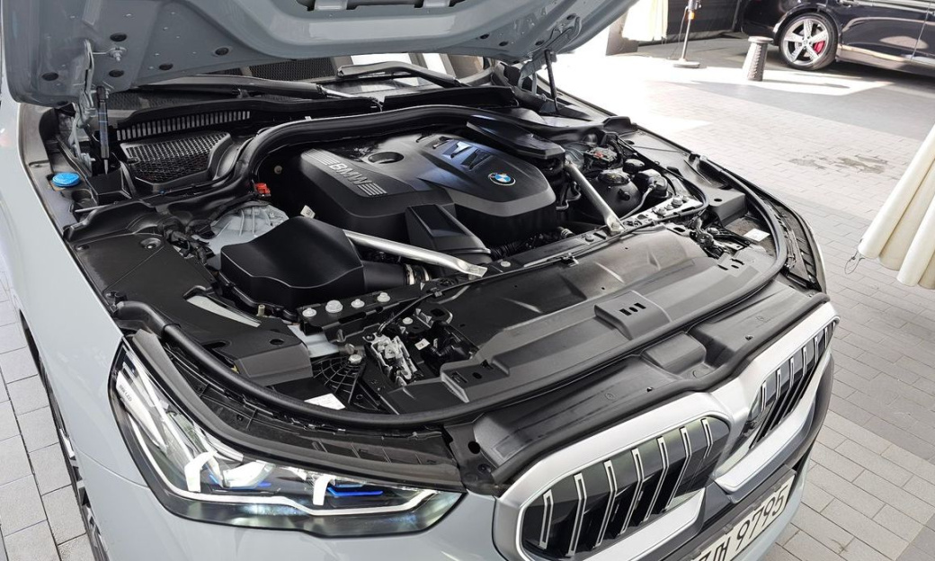 BMW 5-Series 520i M Sport, 2024
