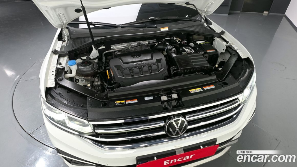 Volkswagen Tiguan 2.0 TSI Prestige, 2024