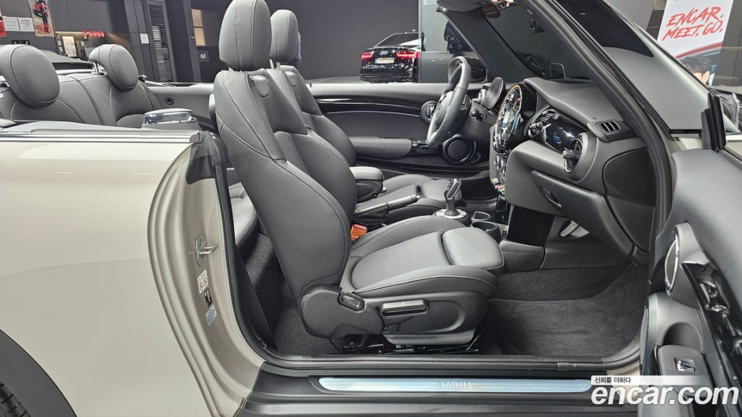 Mini Cooper Convertible Classic, 2024