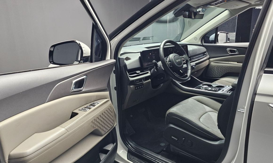 Kia Carnival 9-Seater Noblesse, 2024