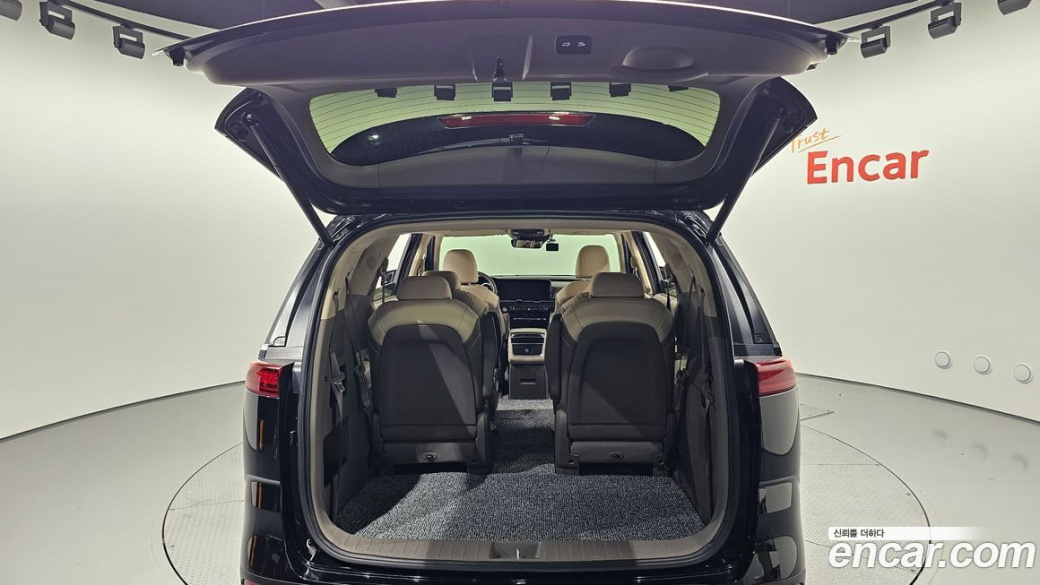 Kia Carnival 9-Seater Noblesse, 2023