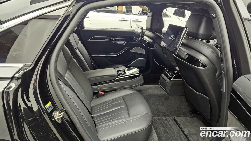 Audi A8 55 TFSI Quattro LWB, 2021