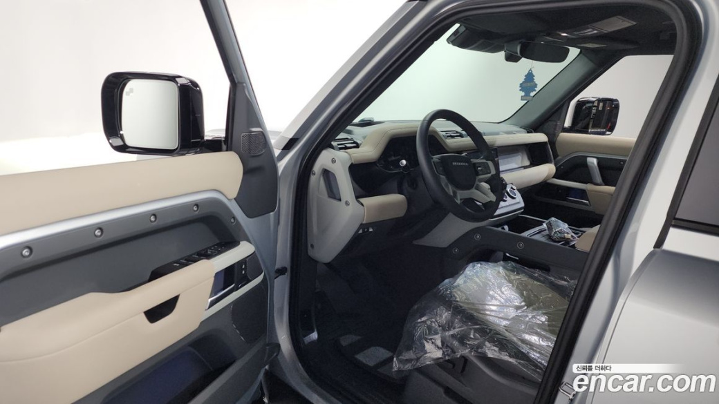 Land Rover Defender 110 P300 X-Dynamic SE, 2023