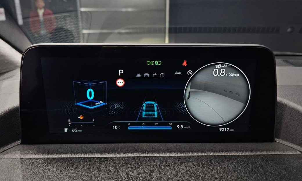 Hyundai Staria 4WD Lounge 9-Seater, 2025