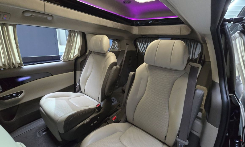 Kia Carnival 7-Seater Hi-Limousine, 2023