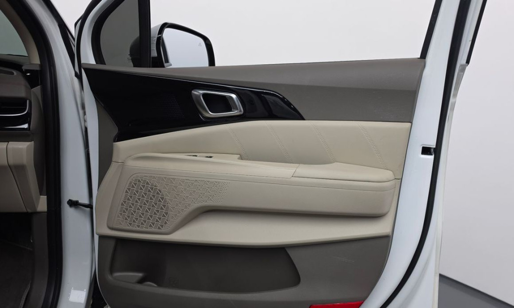 Kia Carnival 7-Seater Signature, 2024