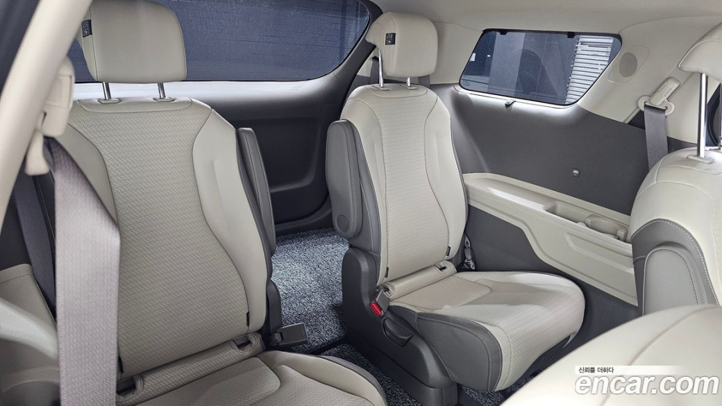 Kia Carnival 9-Seater Signature, 2023