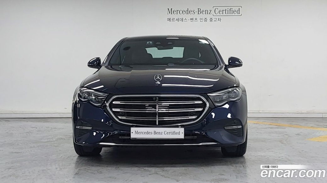 Mercedes-Benz E-Class E300 4MATIC Exclusive, 2025